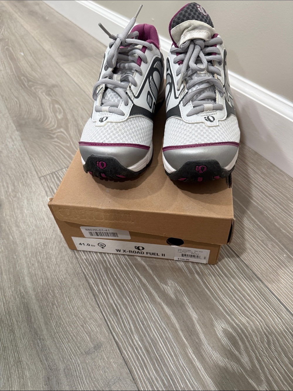Pearl Izumi  womens White and Pink Athletic Cycling Sneakers